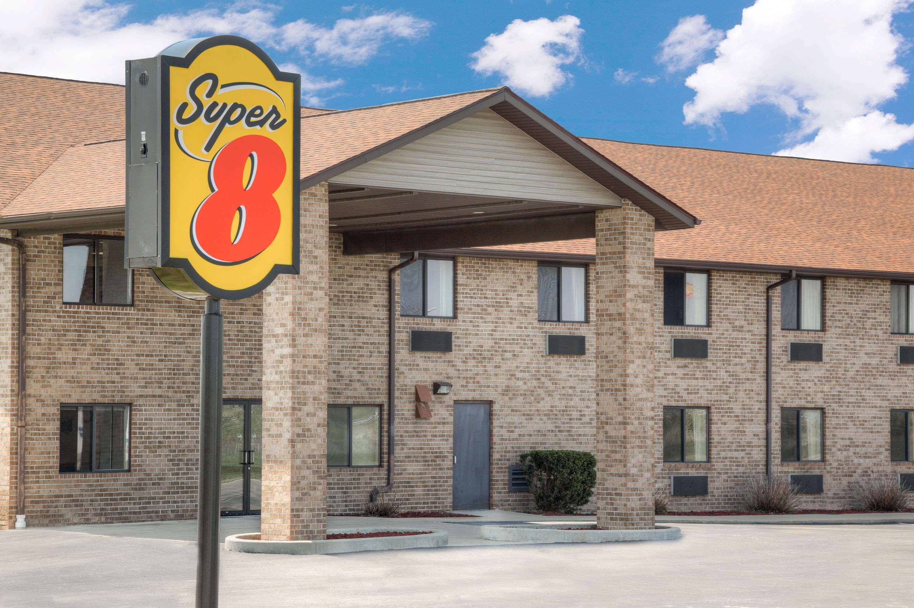 Super 8 By Wyndham Gas City Marion Area Exterior photo